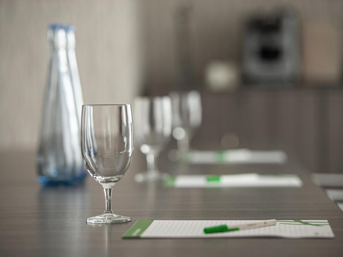 Holiday Inn Edmonton South - Evario Events By Ihg Exterior foto