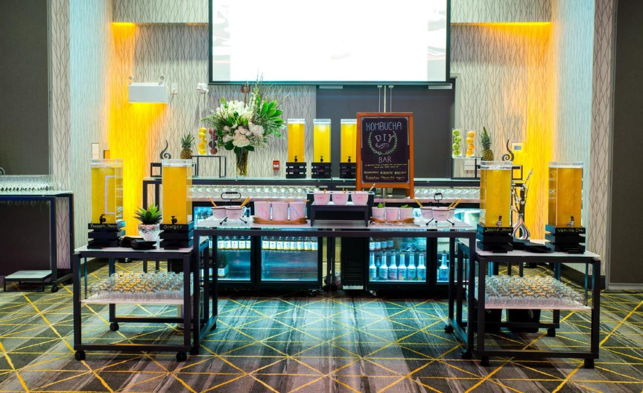 Holiday Inn Edmonton South - Evario Events By Ihg Exterior foto