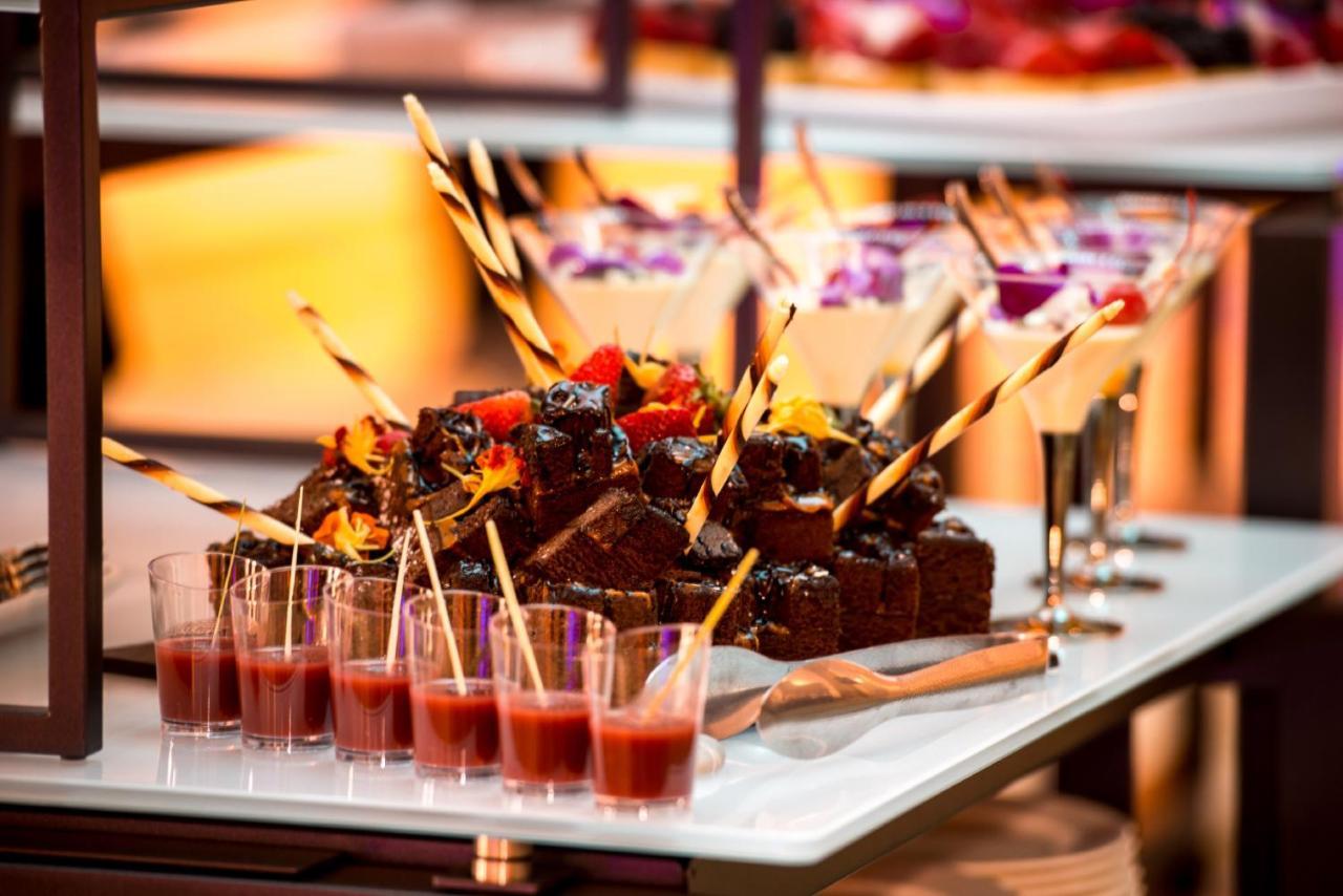 Holiday Inn Edmonton South - Evario Events By Ihg Exterior foto