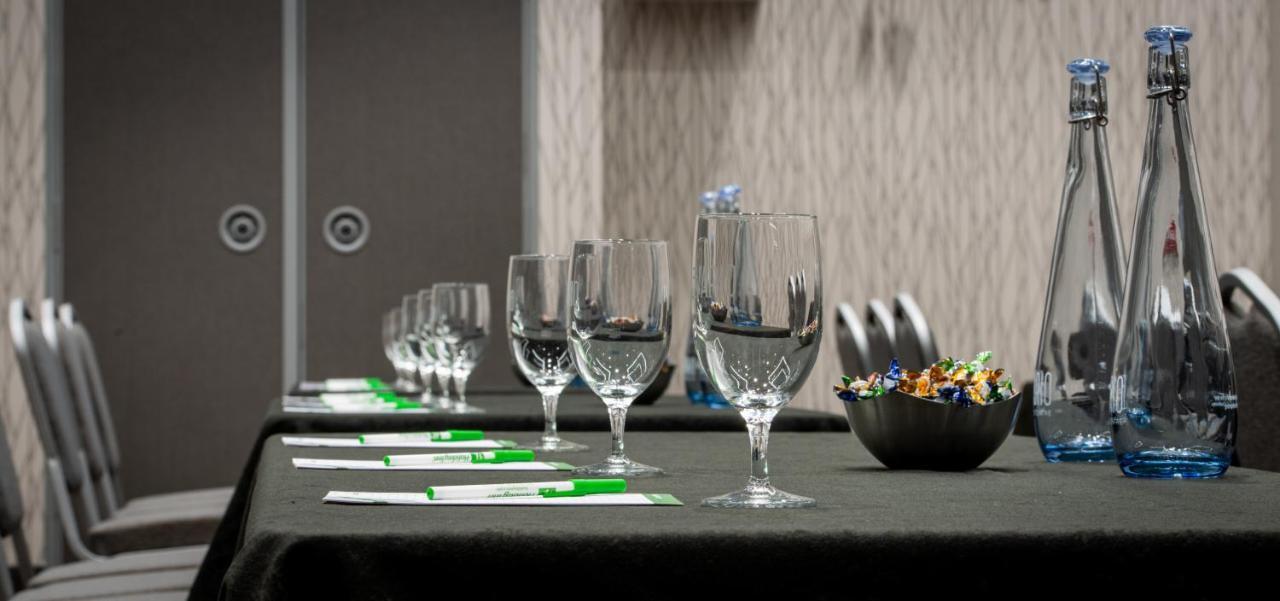 Holiday Inn Edmonton South - Evario Events By Ihg Exterior foto